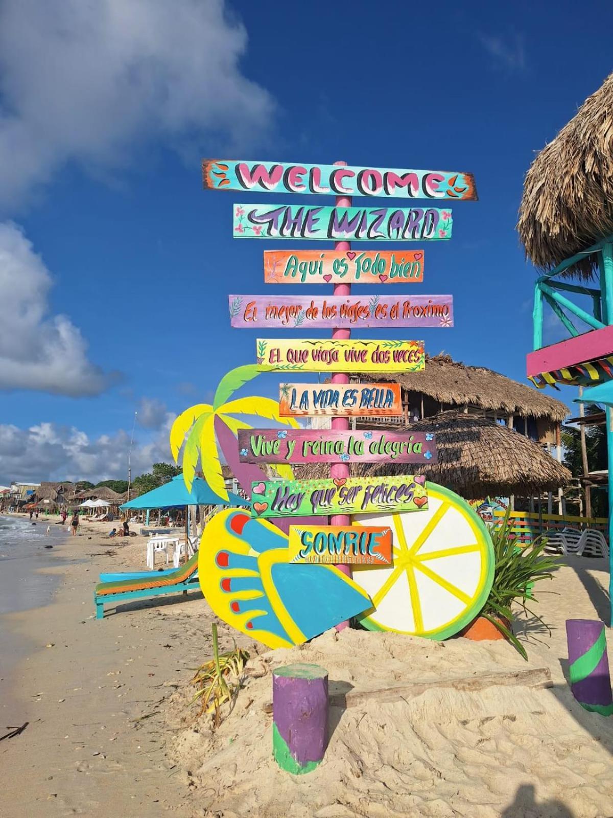 The Wizard & Bar Baru Hotel Playa Blanca Bagian luar foto