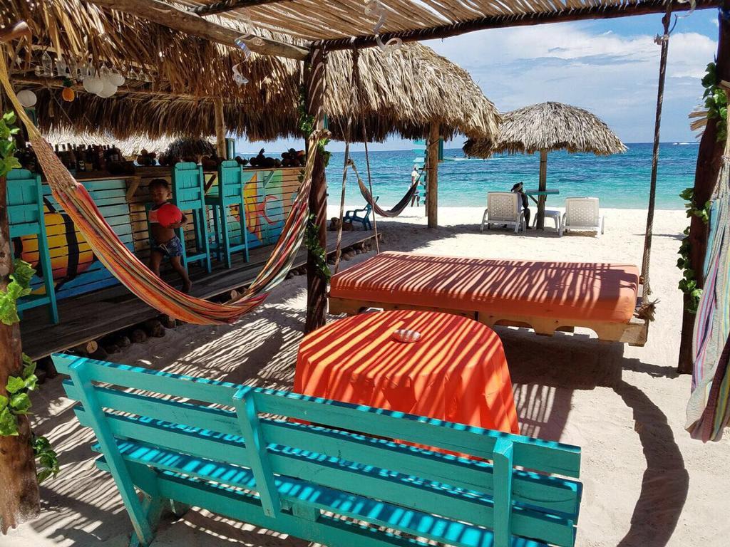 The Wizard & Bar Baru Hotel Playa Blanca Bagian luar foto